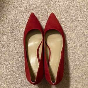Ann Taylor cranberry kitten suede pump